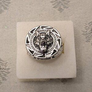 New!  Size 8.5 Wolf Ring